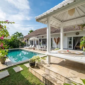 Moana Poe Uluwatu (Bali)